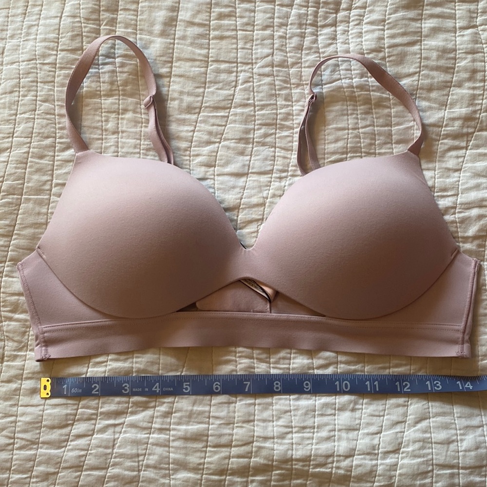 Incredible by Victoria’s Secret padded no-wire bra size 38B